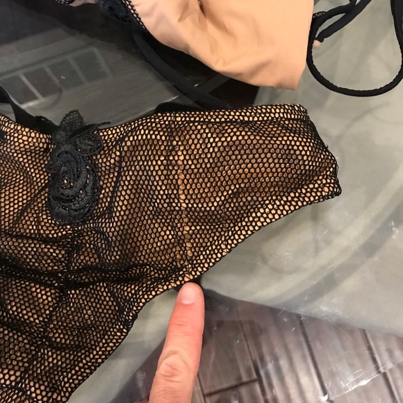 Beach Bunny ORIGINAL Bed of Roses - Picture 3 of 6